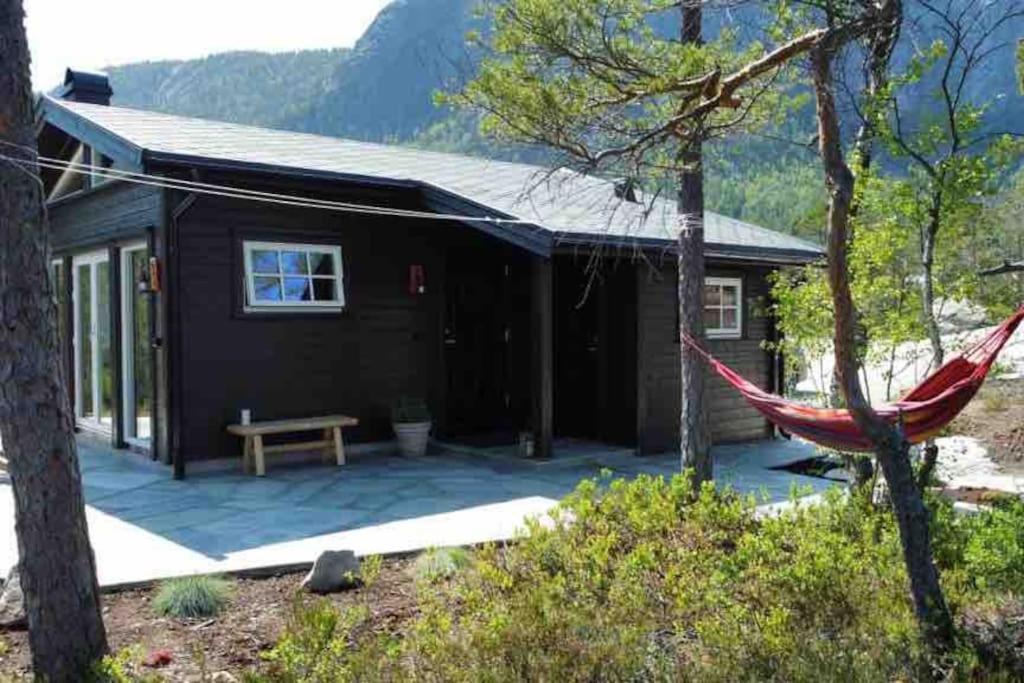 Cosy Cabin Between Lake And Mountain Treungen Eksteriør bilde
