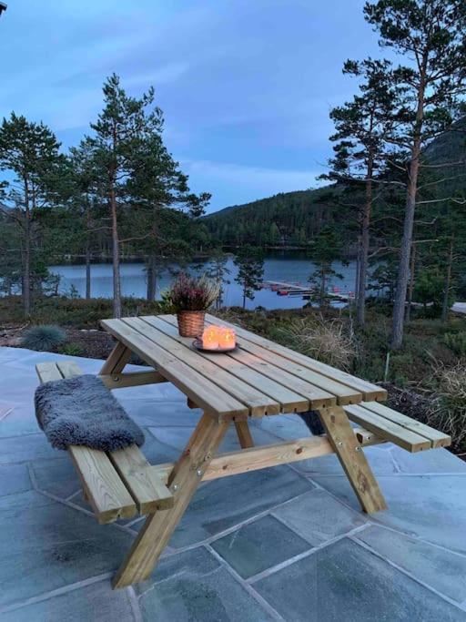 Cosy Cabin Between Lake And Mountain Treungen Eksteriør bilde